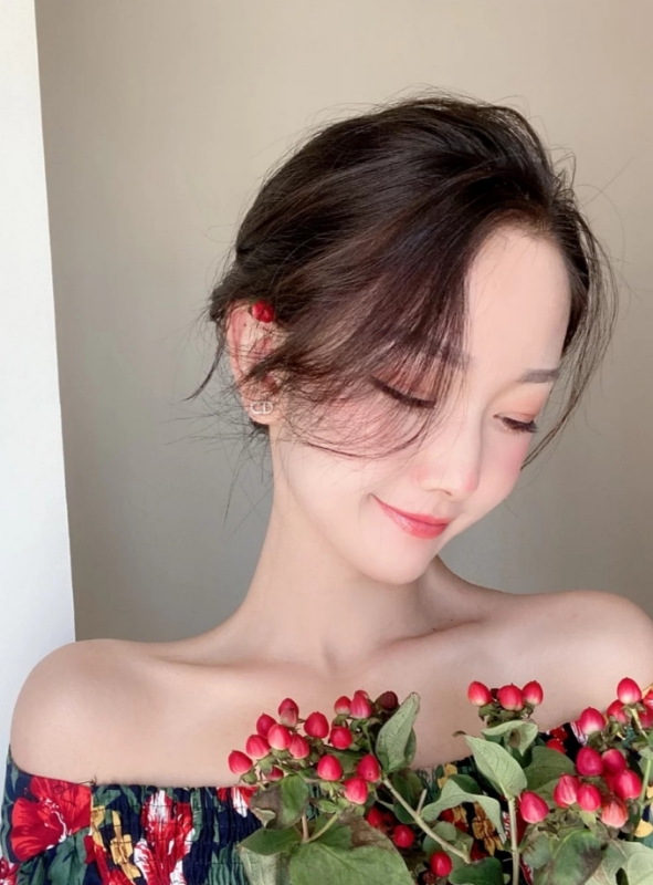 小诗vanessa的第二张照片--新竹王婆说媒